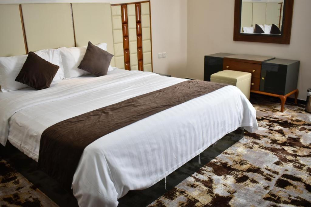 Diva Hotel Suites Jeddah Exterior photo